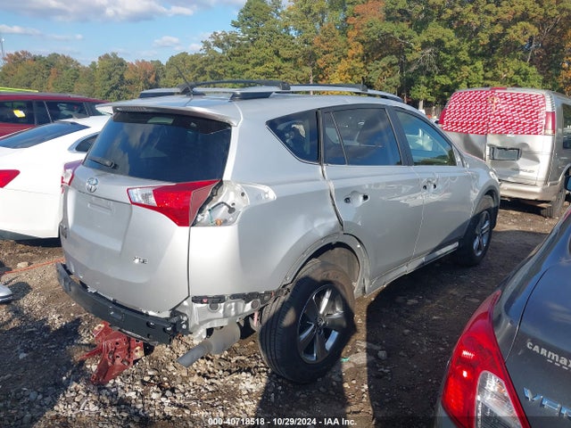 Toyota Rav4 Xle 2015 JTMWFREV4FJ057628 Image 4