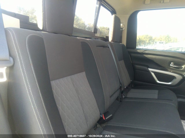 1N6AA1EF2LN505322 Nissan Titan Sv 4x2