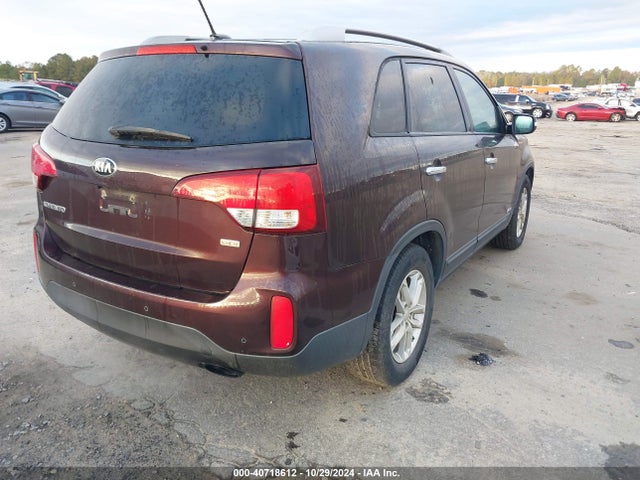 KIA SORENTO LX 2015 5XYKTCA61FG586263 Image 4