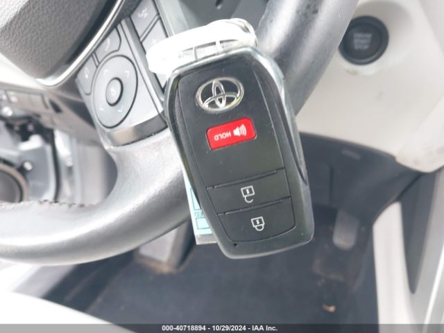 7MUCAAAG0RV077074 Toyota Corolla Cross Le