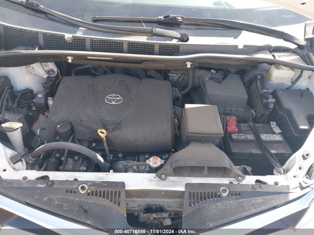 5TDKZ3DC3LS084496 Toyota SIENNA LE