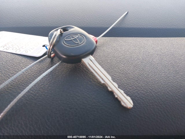 5TDKZ3DC3LS084496 Toyota SIENNA LE