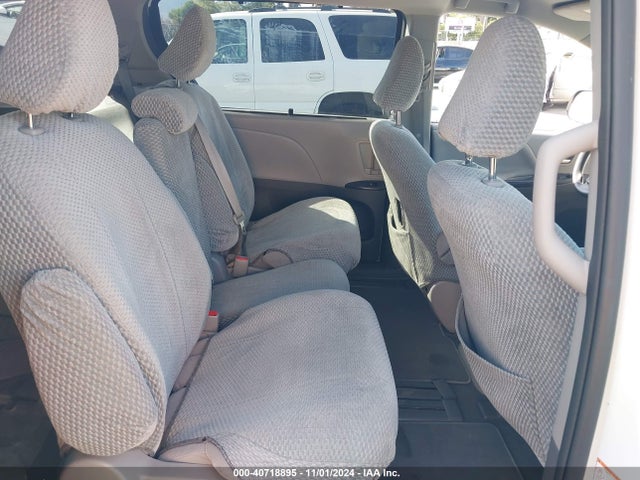 5TDKZ3DC3LS084496 Toyota SIENNA LE
