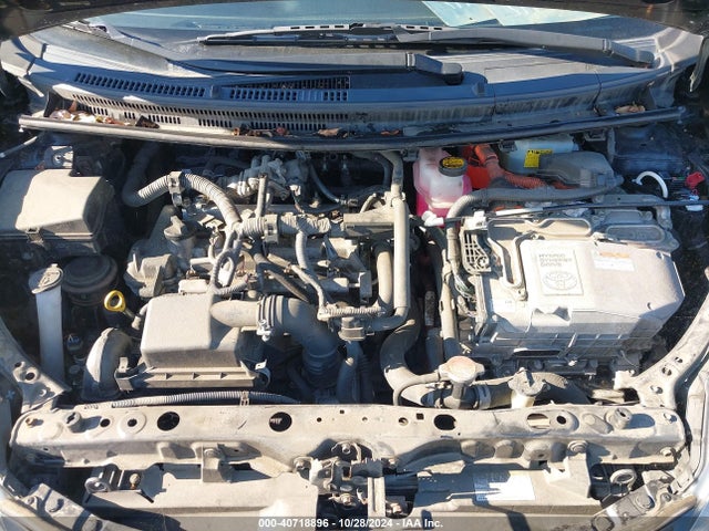 JTDKDTB37G1124888 Toyota Prius C Two
