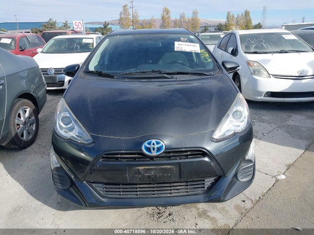JTDKDTB37G1124888 Toyota Prius C Two