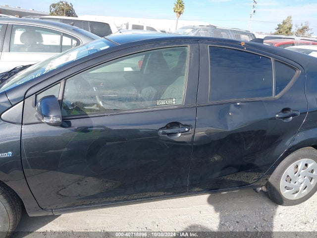 JTDKDTB37G1124888 Toyota Prius C Two