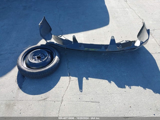 JTDKDTB37G1124888 Toyota Prius C Two