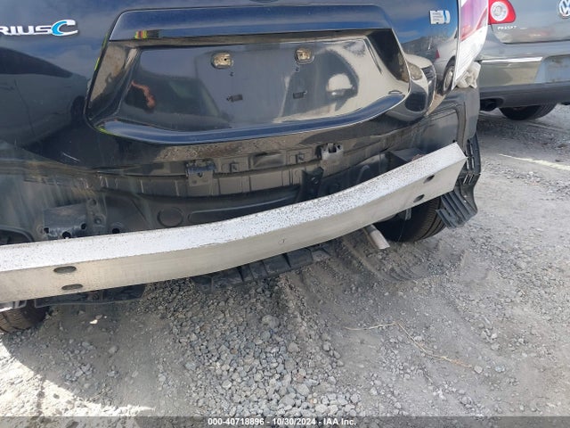 JTDKDTB37G1124888 Toyota Prius C Two