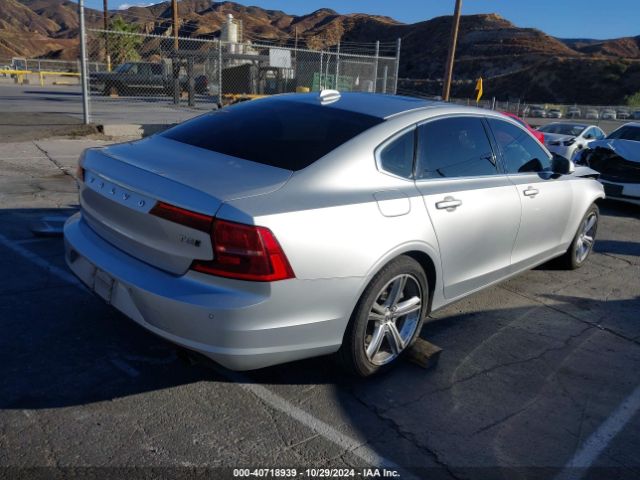LVY982MK3JP035141 Volvo S90 T5 Momentum