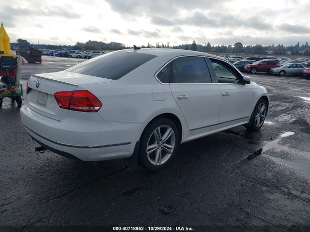 1VWCV7A32FC056283 Volkswagen Passat 2.0l Tdi Sel Premium