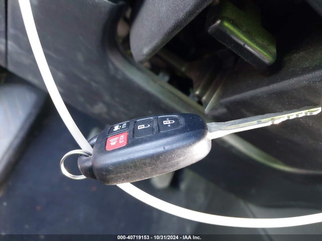 Toyota COROLLA LE 2017 5YFBURHE5HP630311 Image 11