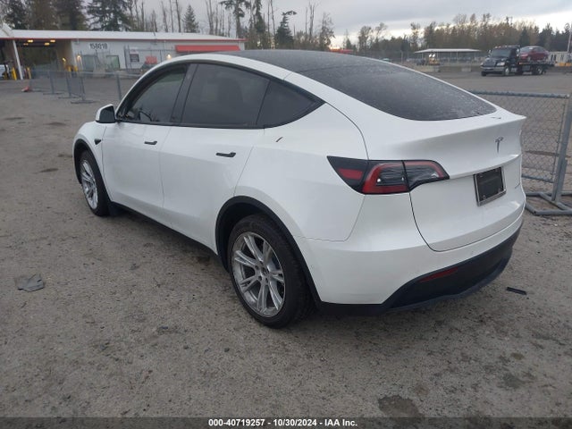 2022 TESLA MODEL Y 7SAYGDEE7NF443770 Photo 2