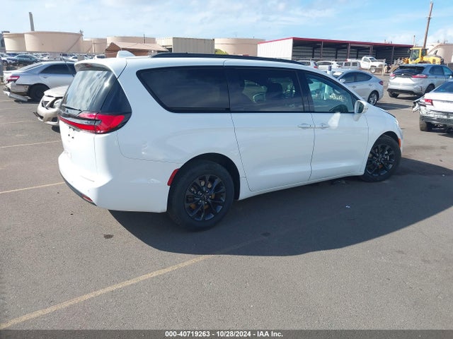 Chrysler Pacifica Touring L 2022 2C4RC1BG1NR150999 Image 4