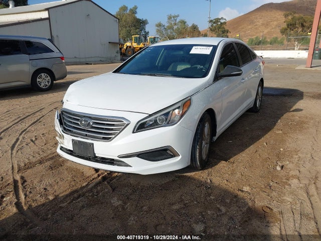 Hyundai Sonata 2017 5NPE24AF2HH561633 Image 2