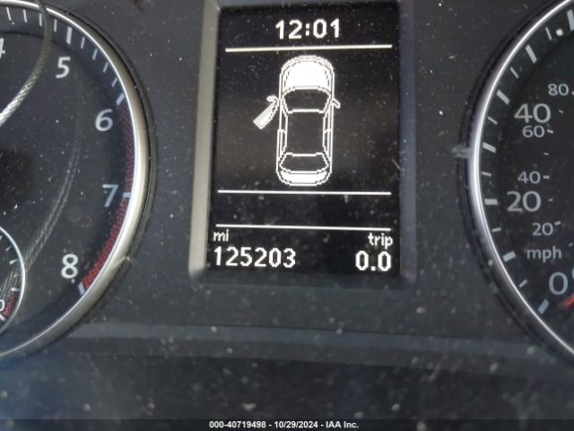1VWBT7A32FC030011 Volkswagen Passat 1.8t Se