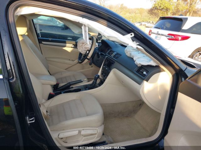 1VWBT7A32FC030011 Volkswagen Passat 1.8t Se