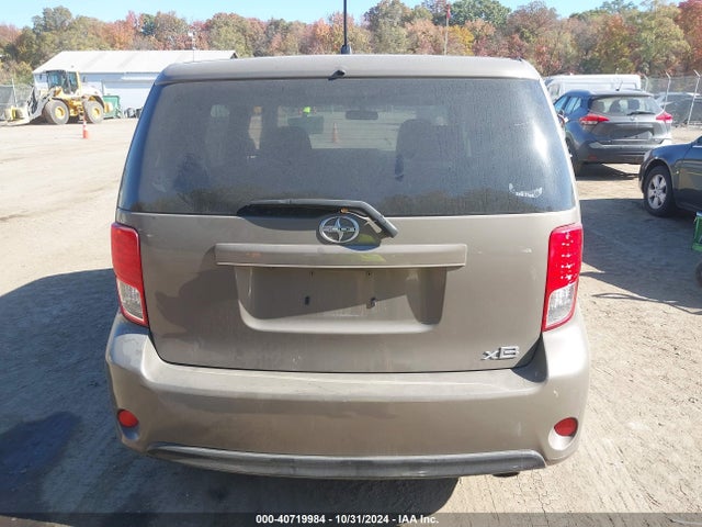 Scion XB 2015 JTLZE4FE2FJ068293 Image 16