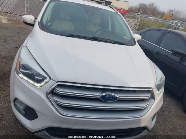 1FMCU0J94HUA60605 Ford Escape Titanium