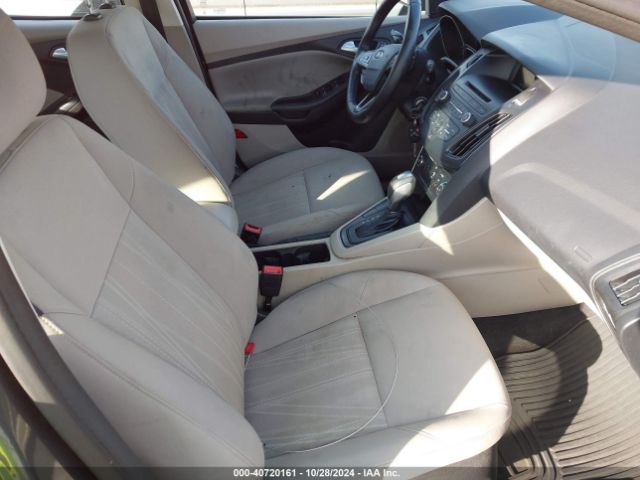 1FADP3K23FL300206 Ford FOCUS SE