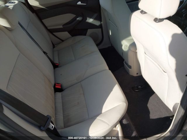 1FADP3K23FL300206 Ford FOCUS SE