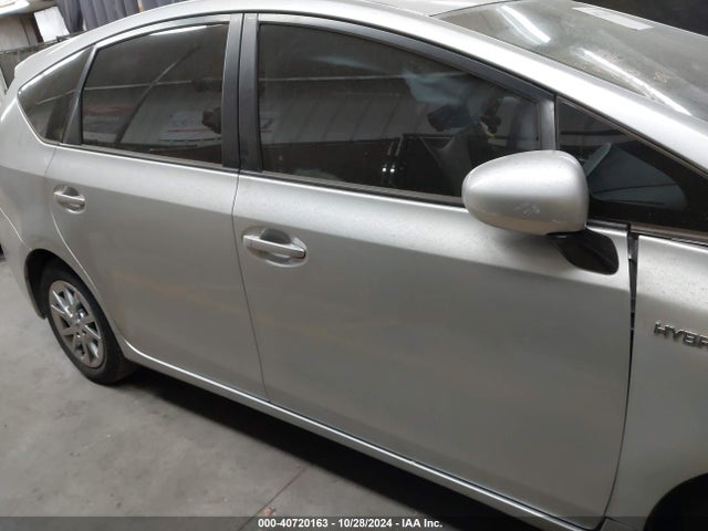 Toyota Prius V Four 2016 JTDZN3EU4GJ049843 Image 13