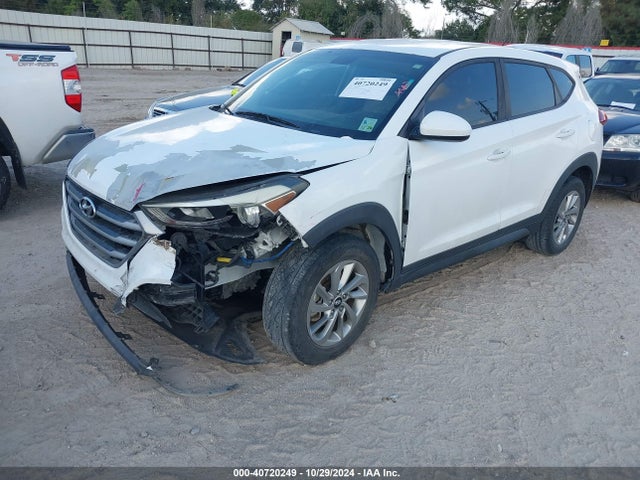 Hyundai TUCSON SE 2018 KM8J23A41JU646204 Image 2