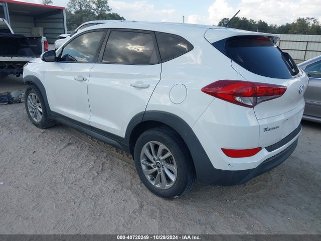 Hyundai TUCSON SE 2018 KM8J23A41JU646204 Image 3