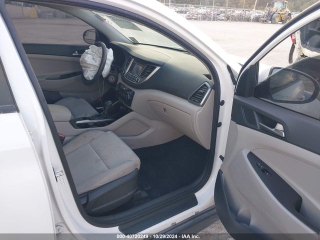 Hyundai TUCSON SE 2018 KM8J23A41JU646204 Image 5