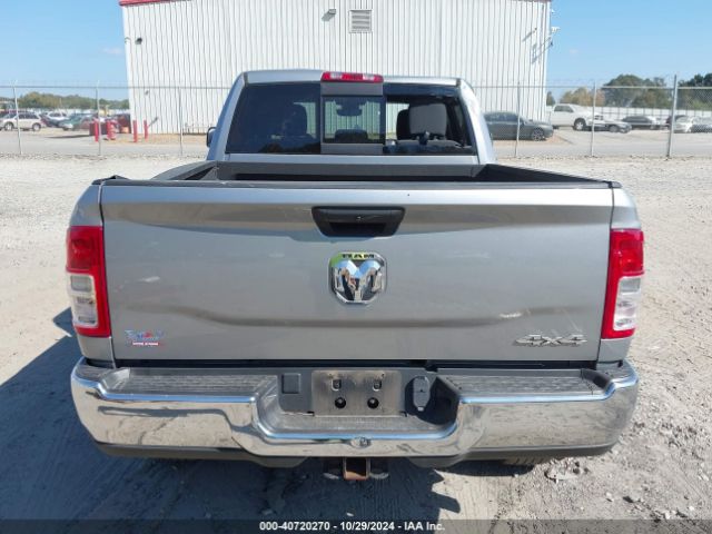 3C6UR5CL6NG193324 RAM 2500 Tradesman  4x4 6'4 Box
