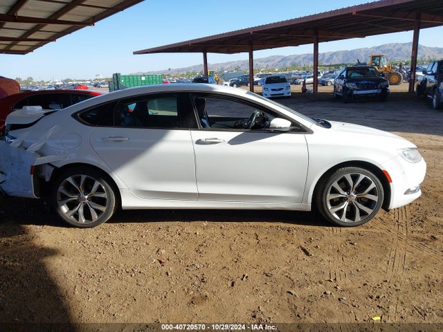 1C3CCCCB8FN558102 Chrysler 200 C