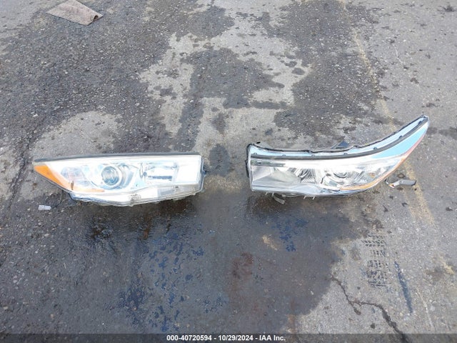 5TDBKRFH3GS338827 Toyota Highlander Le/le Plus