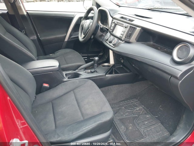 Toyota RAV4 LE 2015 JTMBFREV6FD152057 Image 5