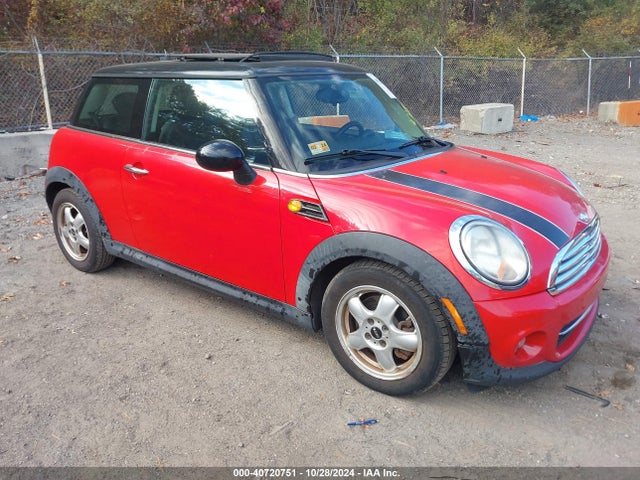 2011 MINI COOPER WMWSU3C55BT096227 Photo 0
