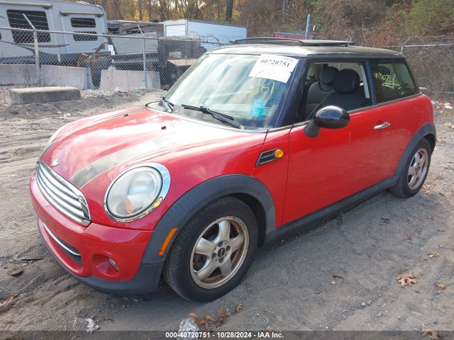 2011 MINI COOPER WMWSU3C55BT096227 Photo 1