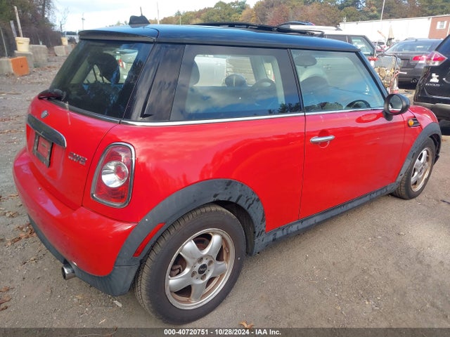 2011 MINI COOPER WMWSU3C55BT096227 Photo 3