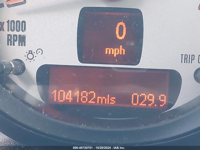 2011 MINI COOPER WMWSU3C55BT096227 Photo 6