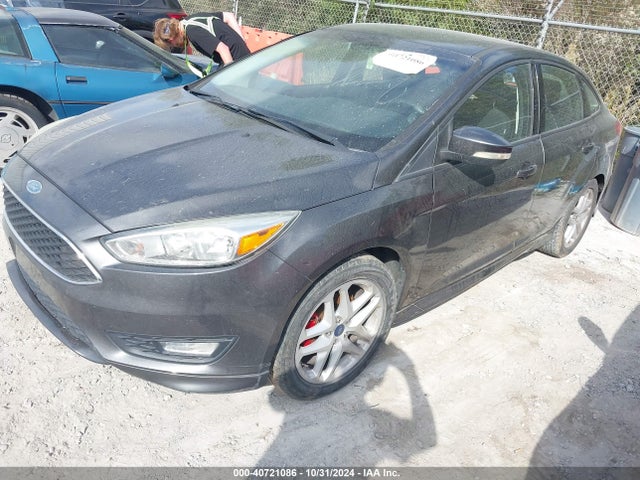 Ford FOCUS SE 2015 1FADP3FE6FL304741 Image 2