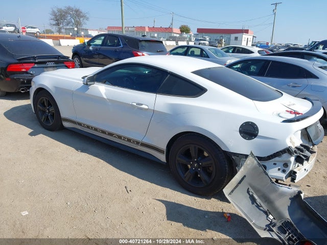 Ford Mustang V6 2017 1FA6P8AM5H5234600 Image 3