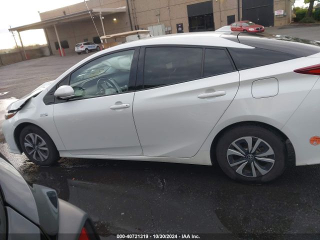 JTDKARFP3J3076360 Toyota Prius Prime Premium