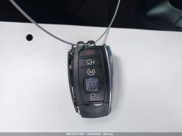 5LMCJ2C98HUL03766 Lincoln MKC SELECT
