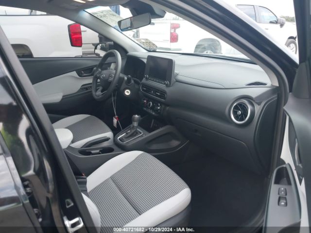 KM8K22AB5NU781950 Hyundai Kona Se