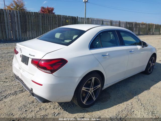 WDD3G4FB1KW012754 Mercedes-Benz A 220 4matic