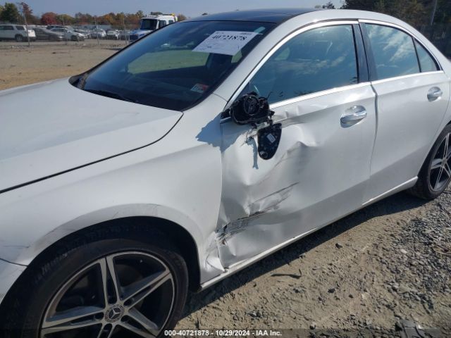 WDD3G4FB1KW012754 Mercedes-Benz A 220 4matic