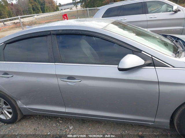 Hyundai SONATA SE 2016 5NPE24AFXGH334611 Image 13