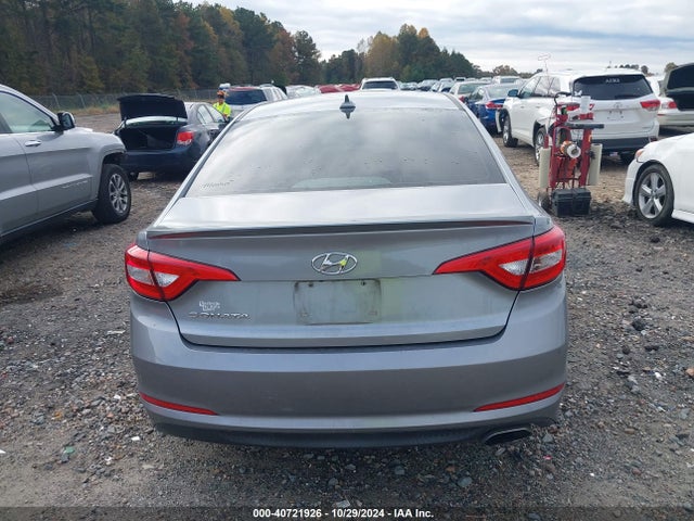 Hyundai SONATA SE 2016 5NPE24AFXGH334611 Image 16