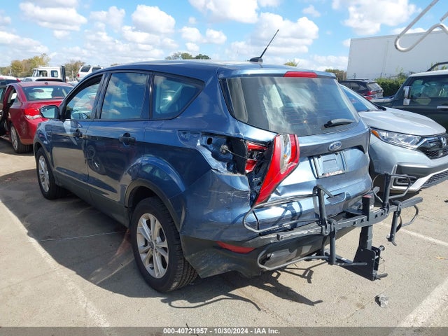 Ford ESCAPE S 2018 1FMCU0F72JUC25581 Image 3
