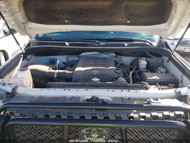 5TFCW5F19JX022385 Toyota Tundra Sr5 5.7l V8