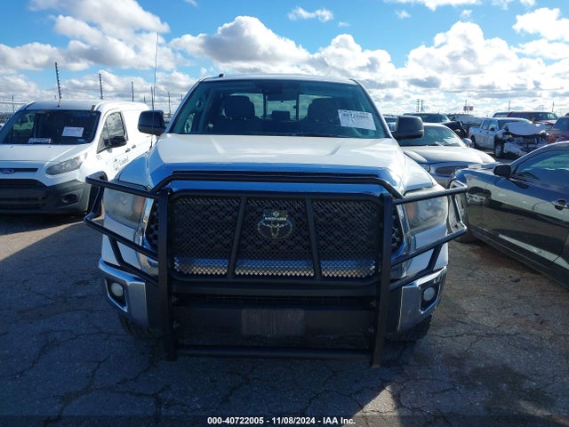 5TFCW5F19JX022385 Toyota Tundra Sr5 5.7l V8