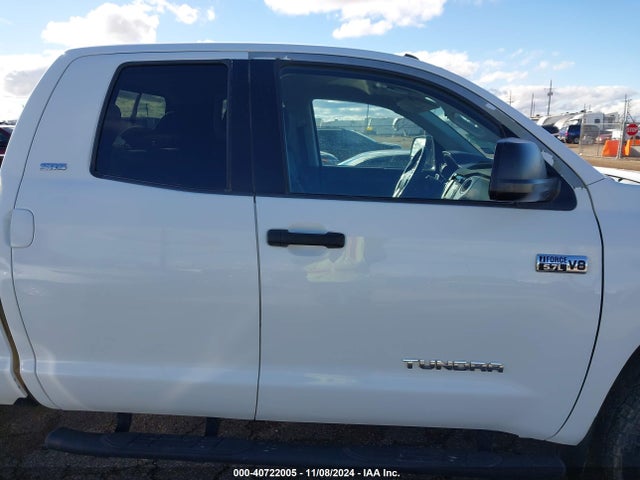 5TFCW5F19JX022385 Toyota Tundra Sr5 5.7l V8