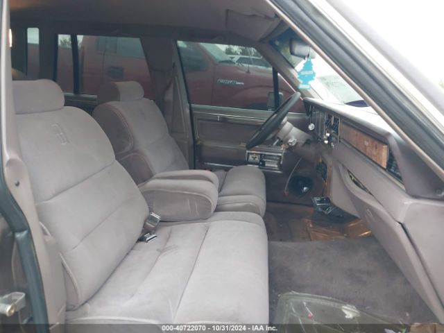 1987 LINCOLN TOWN CAR 1LNBM81F1HY704442 Photo 4